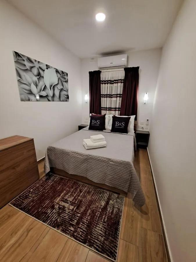 B&S Accommodation Seafront Duplex Penthouse Marsaskala 0*,  Malta